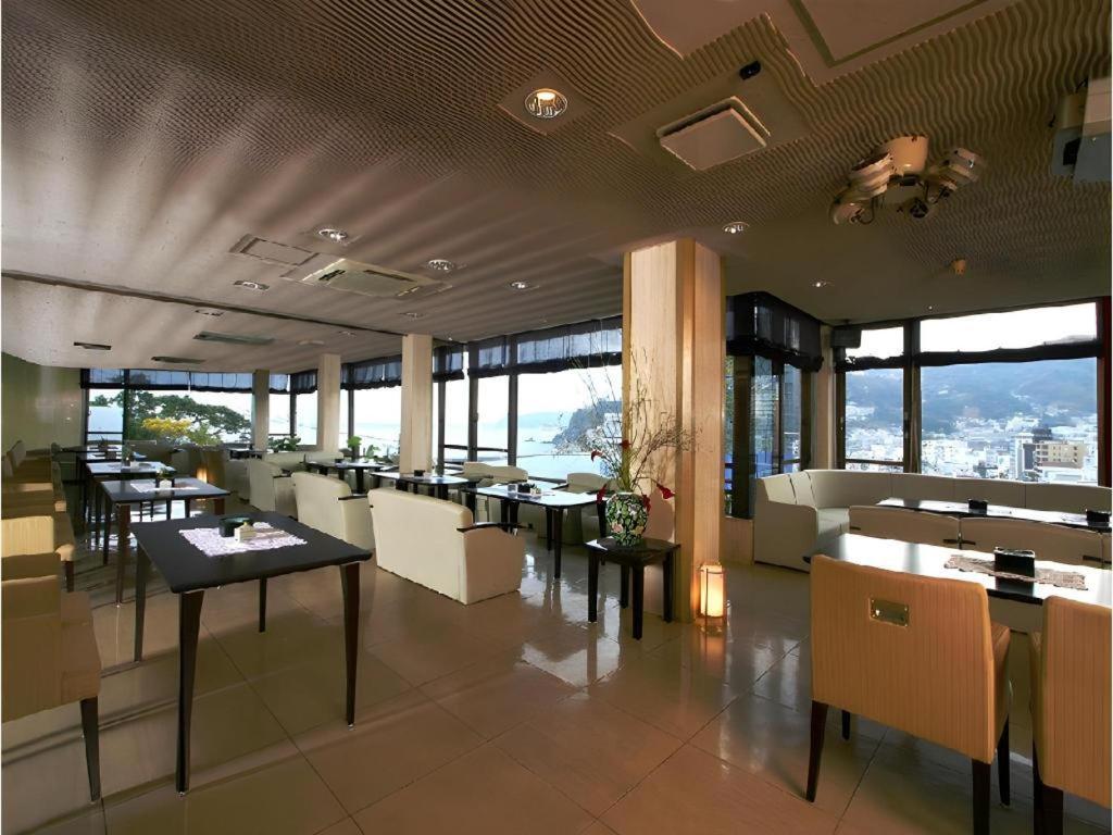 Tsukino Sumika Atami Juraku Hotel Exteriör bild