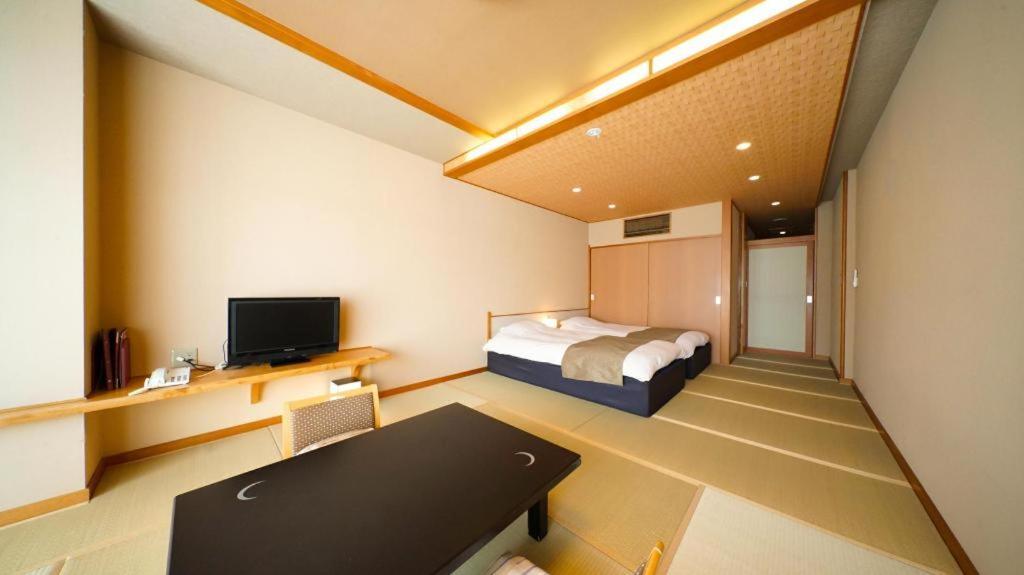 Tsukino Sumika Atami Juraku Hotel Exteriör bild