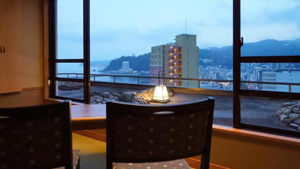 Tsukino Sumika Atami Juraku Hotel Exteriör bild