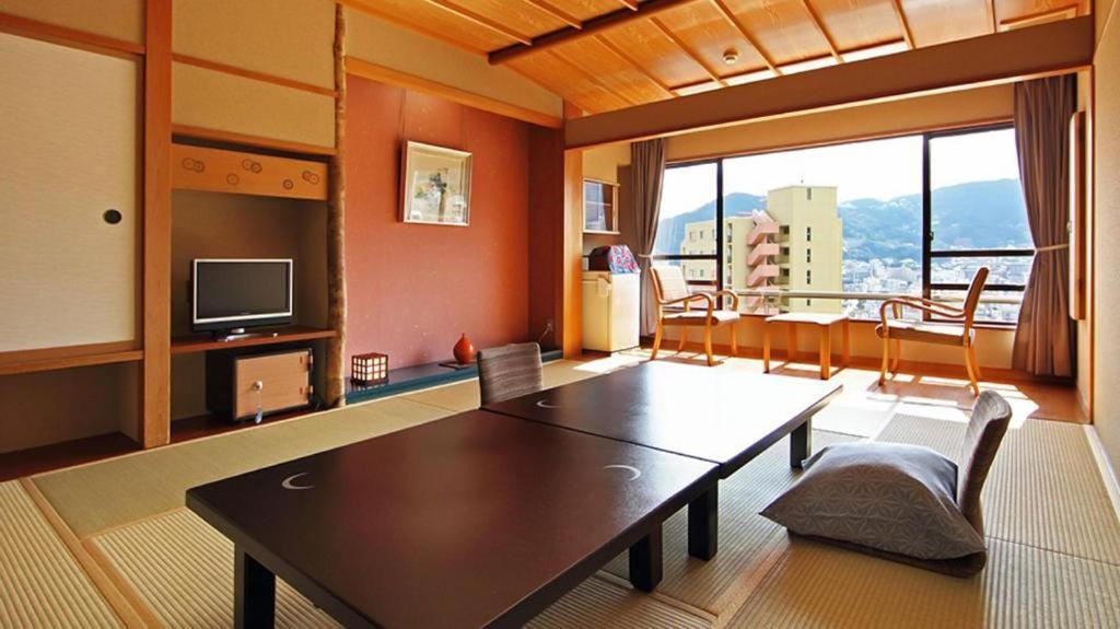 Tsukino Sumika Atami Juraku Hotel Exteriör bild