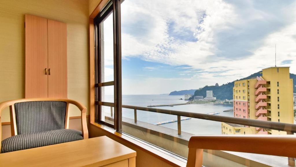 Tsukino Sumika Atami Juraku Hotel Exteriör bild