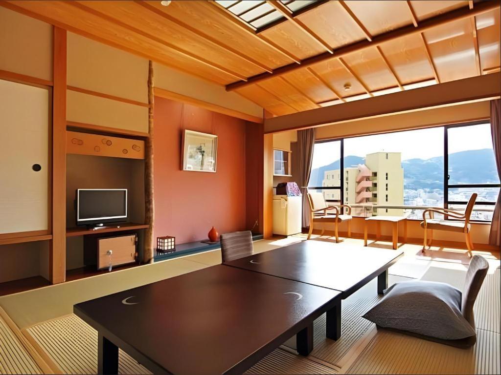 Tsukino Sumika Atami Juraku Hotel Exteriör bild