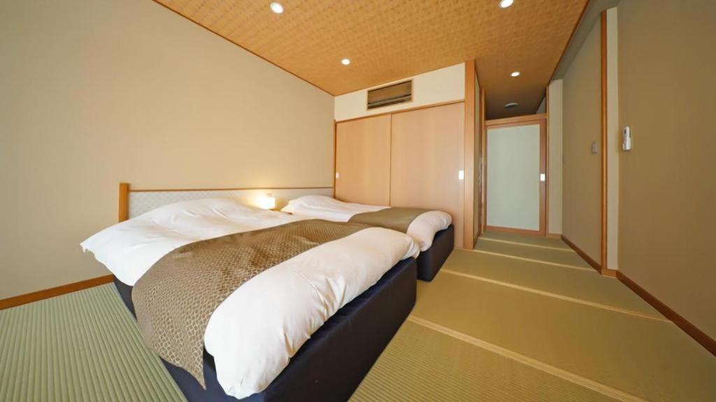 Tsukino Sumika Atami Juraku Hotel Exteriör bild