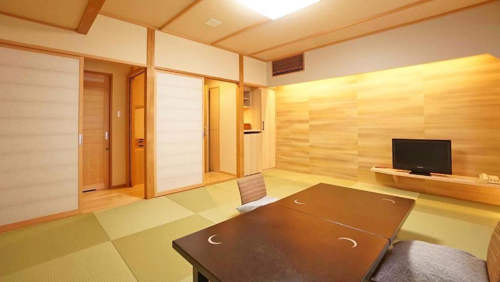 Tsukino Sumika Atami Juraku Hotel Exteriör bild