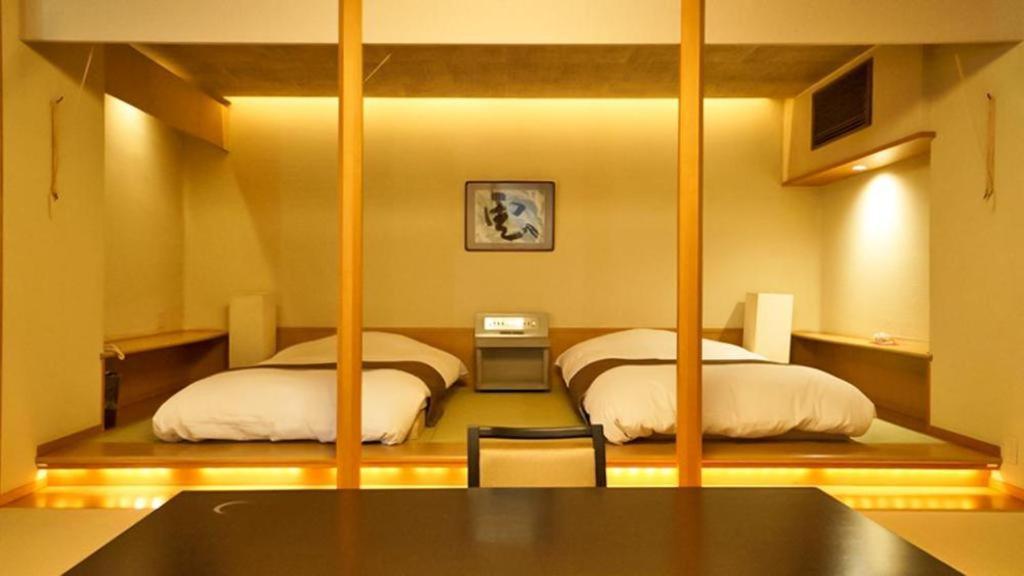 Tsukino Sumika Atami Juraku Hotel Exteriör bild