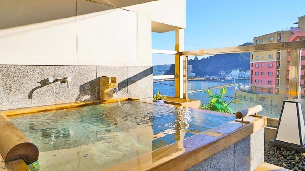 Tsukino Sumika Atami Juraku Hotel Exteriör bild