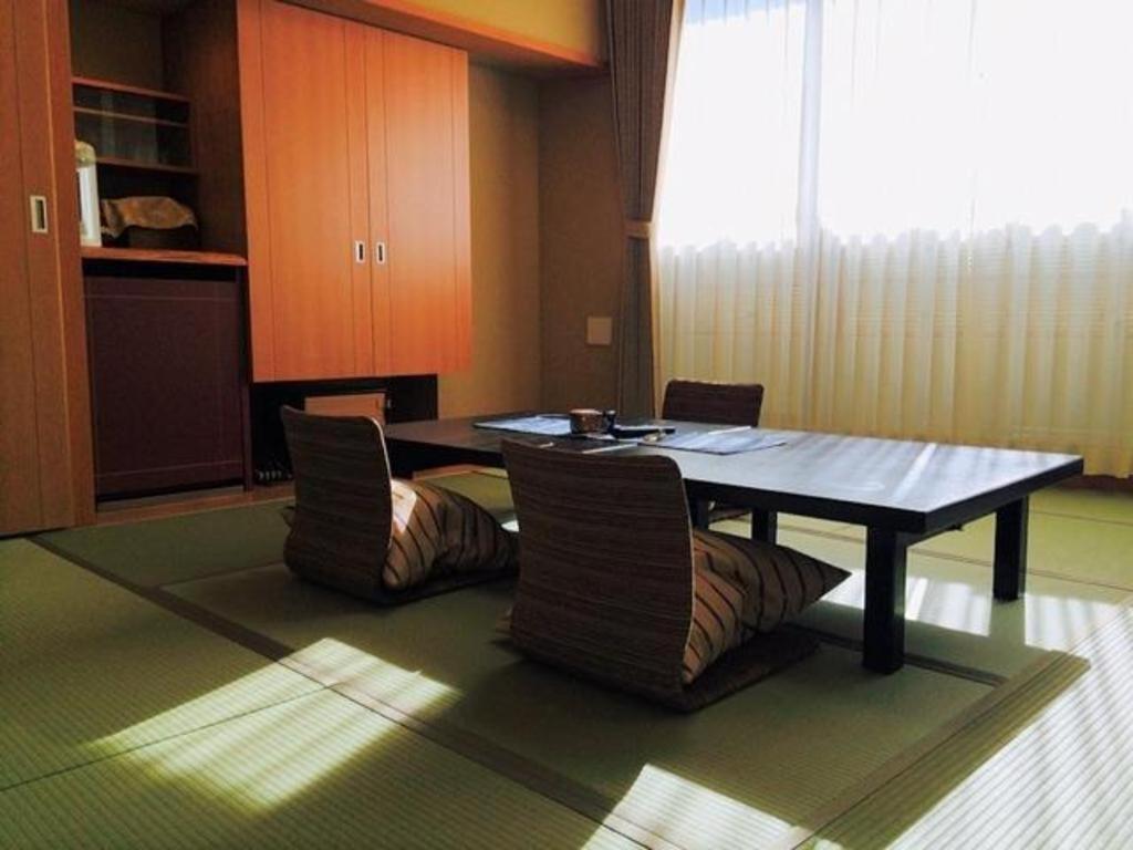 Tsukino Sumika Atami Juraku Hotel Exteriör bild
