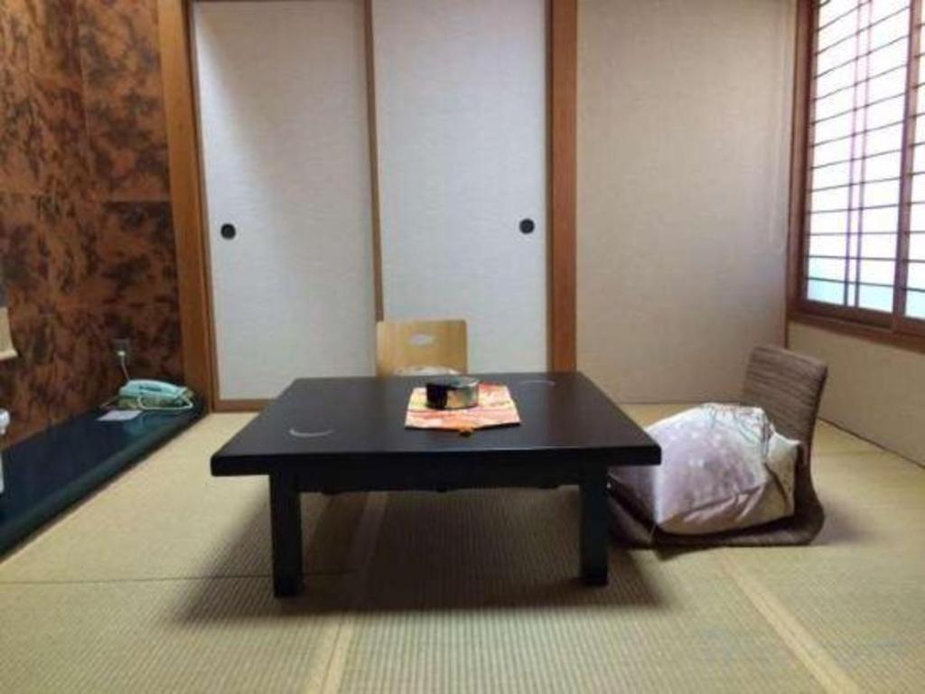 Tsukino Sumika Atami Juraku Hotel Exteriör bild